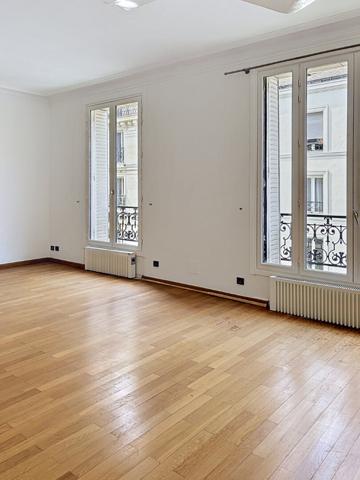 Appartement Paris 3 pièce(s) 50.58 m2