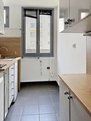 Appartement Paris 3 pièce(s) 50.58 m2
