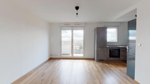 FOLSCHVILLER, F2 à louer avec balcon