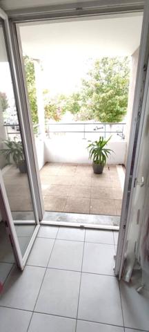 F3 récent (accessible PMR) avec petite terrasse prox tram Neyrpic - campus
