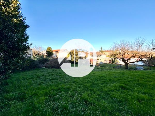 Terrain constructible avec viabilités en bordure - 580 m² - Rive de Gier
