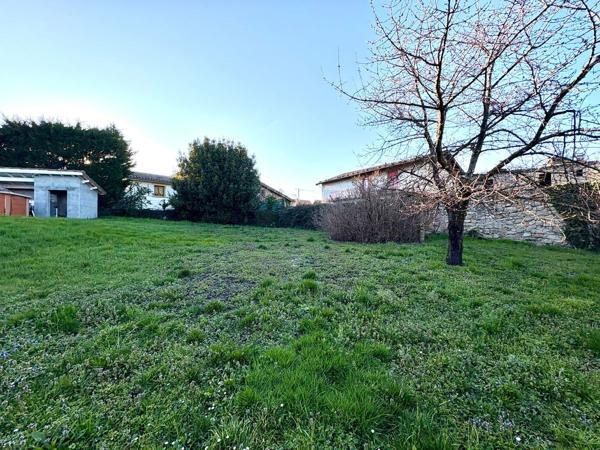 Terrain constructible avec viabilités en bordure - 580 m² - Rive de Gier