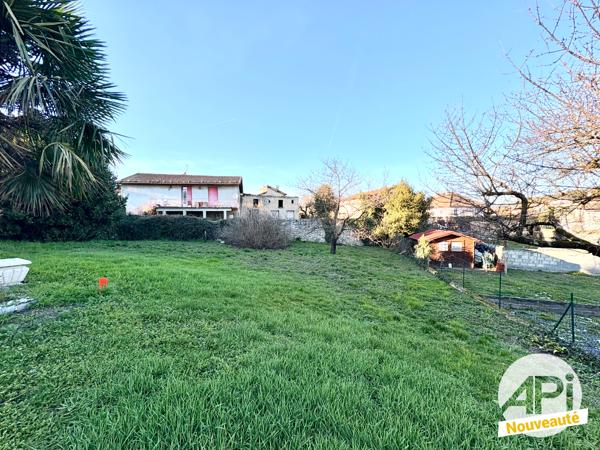 Terrain constructible avec viabilités en bordure - 580 m² - Rive de Gier