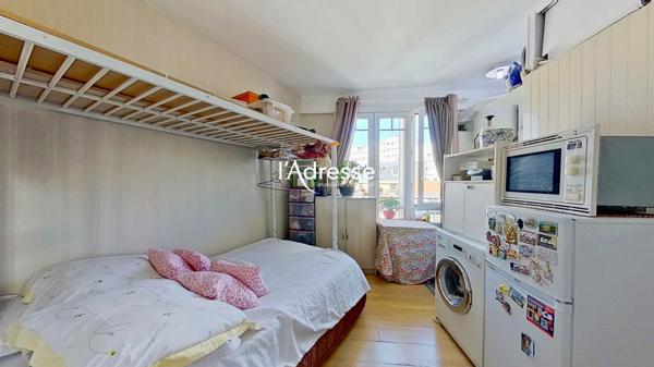 Studio de 15m² en étage élevé sans vis à vis - Paris 15e