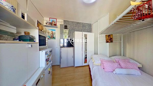 Studio de 15m² en étage élevé sans vis à vis - Paris 15e