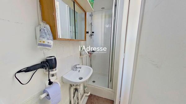 Studio de 15m² en étage élevé sans vis à vis - Paris 15e