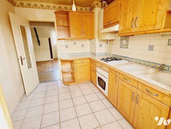 Compiègne, face à la gare