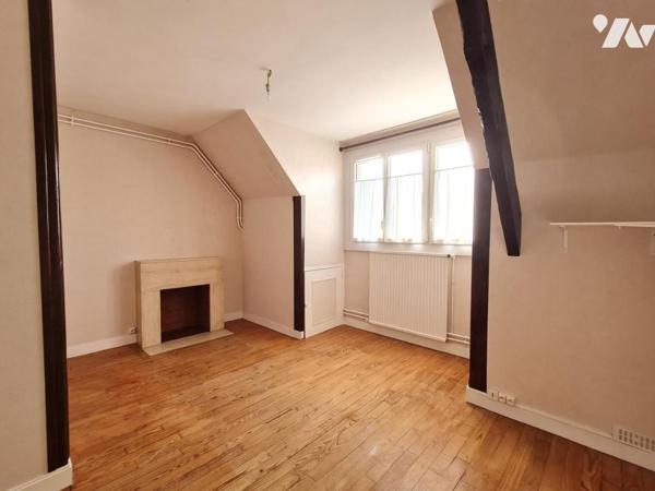 Compiègne, face à la gare