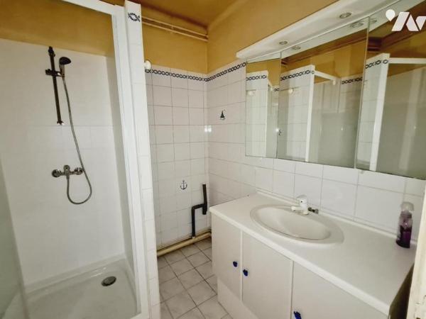 Compiègne, face à la gare