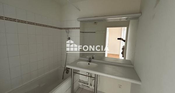 Location Appartement 3 pièces 73 m² - Lille 59800