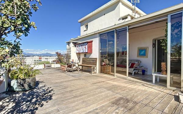 Appartement à vendre    3 pièces • 154,33 m2 Antibes