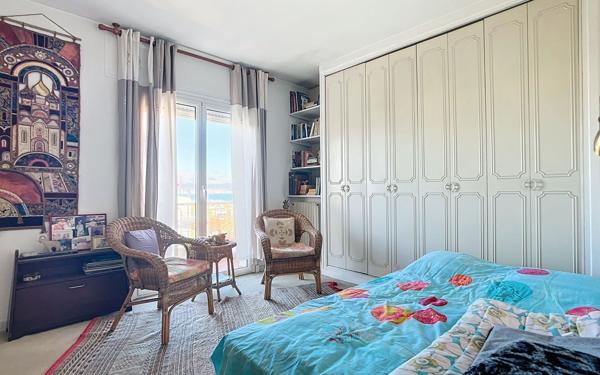 Appartement à vendre    3 pièces • 154,33 m2 Antibes