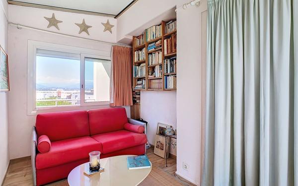 Appartement à vendre    3 pièces • 154,33 m2 Antibes