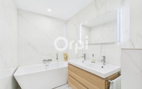 Appartement à vendre    4 pièces • 102,20 m2 Mandelieu-la-Napoule