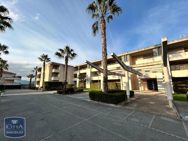 Appartement à louer 2 pièces 40.77m² Roquebrune-sur-Argens (83520)
