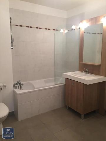 Appartement à louer 2 pièces 40.77m² Roquebrune-sur-Argens (83520)