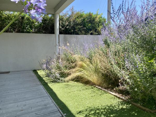 A PROXIMITE IMMEDIATE DU CENTRE VILLE – TYPE 2 AVEC JARDINET PRIVATIF