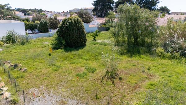 Terrain de 1370m²