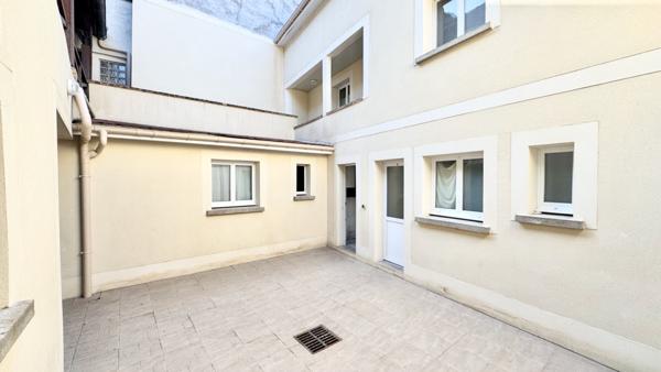 Immeuble Corbeil Essonnes 23 pièce(s) 447 m2