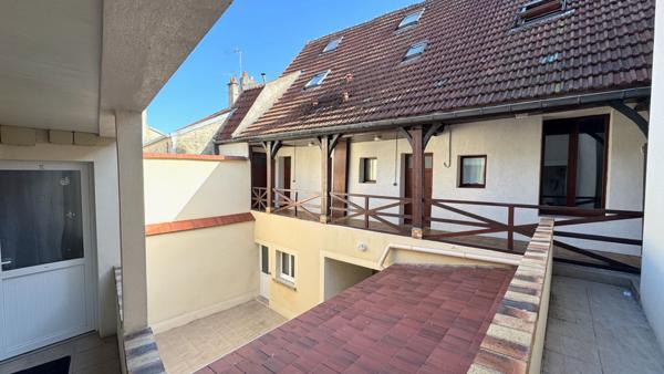 Immeuble Corbeil Essonnes 23 pièce(s) 447 m2