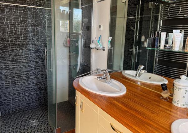 Pièces à vivre idéales !!   Prestations de qualité