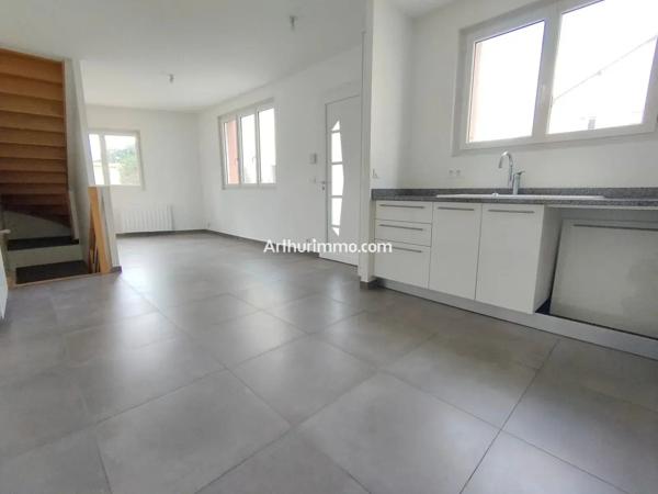 Location                                                      Maison
                        
                     3 pièces                      38 m2                     à Champigny-sur-Marne