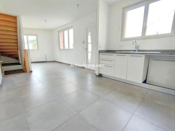 Location                                                      Maison
                        
                     3 pièces                      38 m2                     à Champigny-sur-Marne