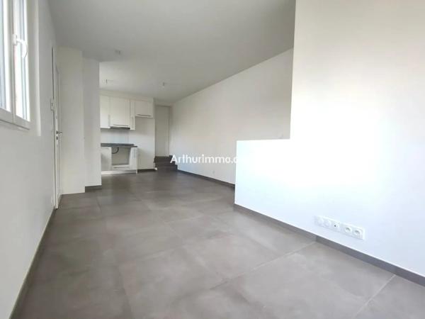 Location                                                      Maison
                        
                     3 pièces                      38 m2                     à Champigny-sur-Marne