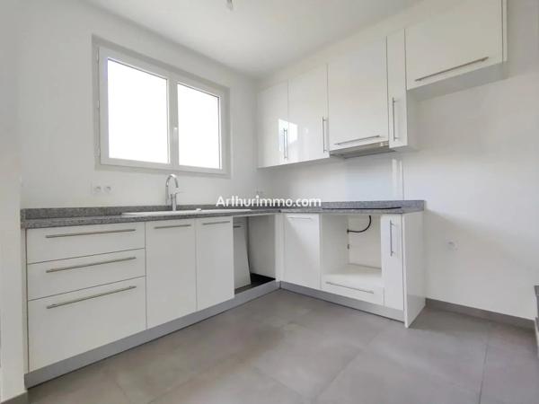 Location                                                      Maison
                        
                     3 pièces                      38 m2                     à Champigny-sur-Marne