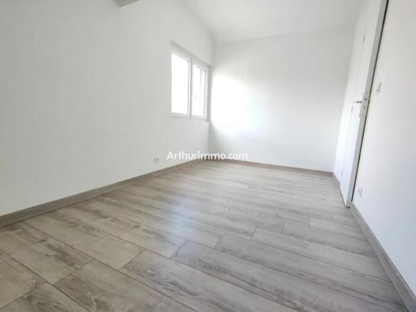 Location                                                      Maison
                        
                     3 pièces                      38 m2                     à Champigny-sur-Marne