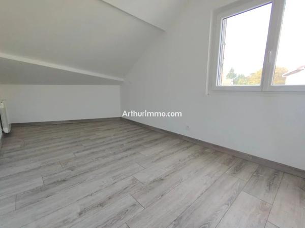 Location                                                      Maison
                        
                     3 pièces                      38 m2                     à Champigny-sur-Marne