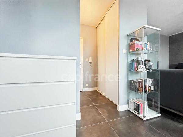 Charmant T2 de 48 m² avec balcon et stationnement privatif – Dernier étage avec ascenseur