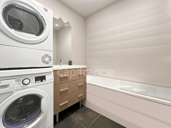 Charmant T2 de 48 m² avec balcon et stationnement privatif – Dernier étage avec ascenseur