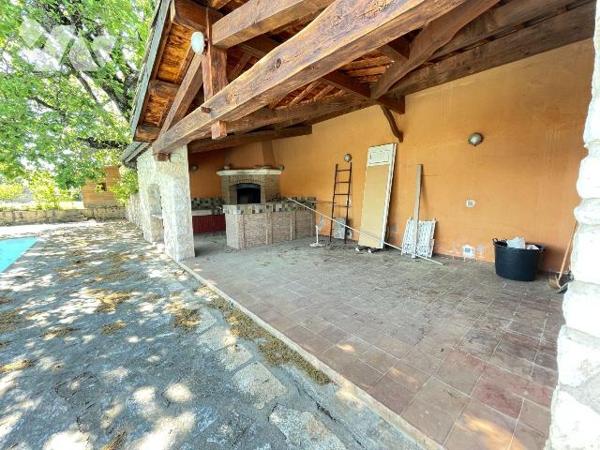 A vendre - Manosque (04) - Alpes de Haute Provence: Sur les hauteurs de Manosque, situé dans un...