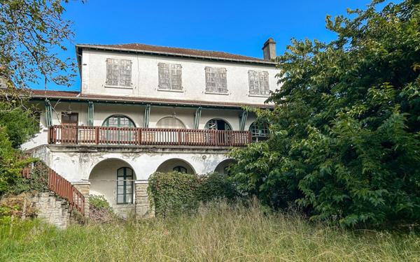 Maison à vendre    9 pièces • 245,75 m2 Gan