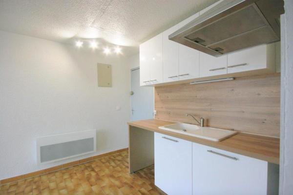 Le Grau-du-Roi (30240) Appartement 2 pièces, Location annuelle