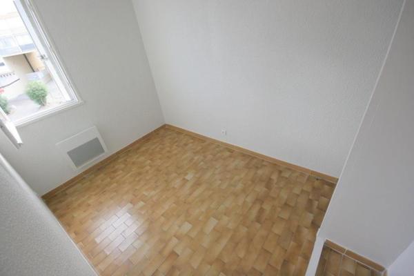 Le Grau-du-Roi (30240) Appartement 2 pièces, Location annuelle