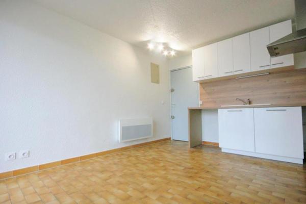 Le Grau-du-Roi (30240) Appartement 2 pièces, Location annuelle