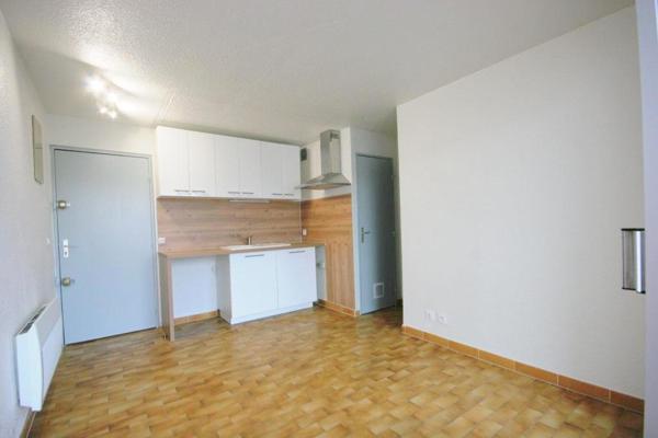 Le Grau-du-Roi (30240) Appartement 2 pièces, Location annuelle