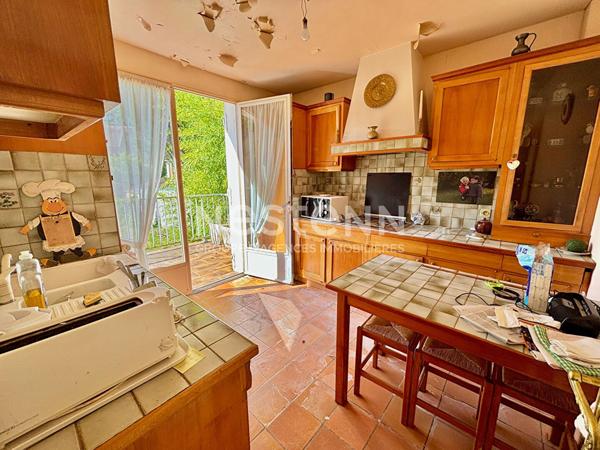 Maison individuelle a renover - Jardin clos - Sous-sol total - proche de la poste a Verrieres-le-Buisson