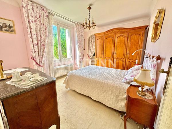 Maison individuelle a renover - Jardin clos - Sous-sol total - proche de la poste a Verrieres-le-Buisson