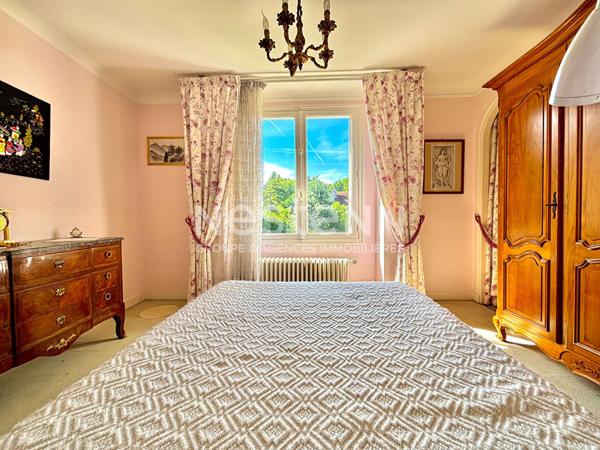 Maison individuelle a renover - Jardin clos - Sous-sol total - proche de la poste a Verrieres-le-Buisson