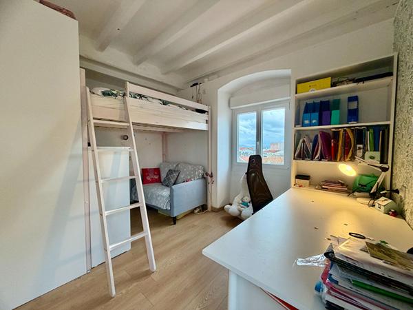 Saint-Just- Dernier étage-Appartement Marseille 5 pièces 166 m2 avec terrasse de 14m2