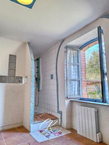 Grande maison d'artiste baignée de lumière de 325 m²  Haute Vallée de l'Aude