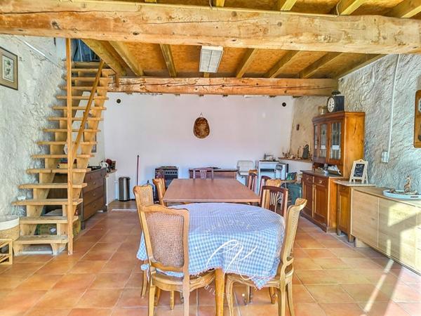 Grande maison d'artiste baignée de lumière de 325 m²  Haute Vallée de l'Aude