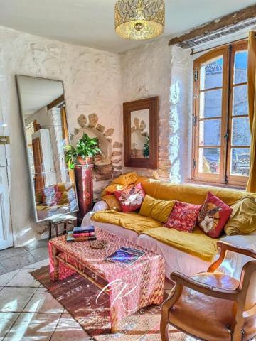 Grande maison d'artiste baignée de lumière de 325 m²  Haute Vallée de l'Aude