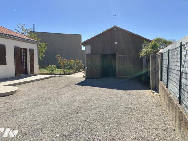 STE PAZANNE Maison de plain-pied en village