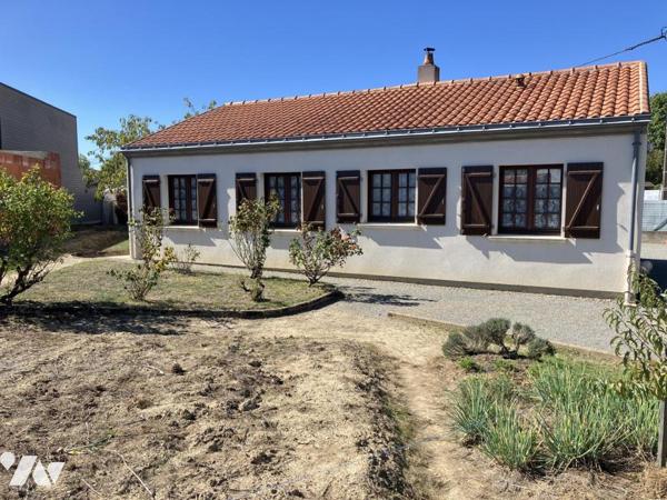 STE PAZANNE Maison de plain-pied en village
