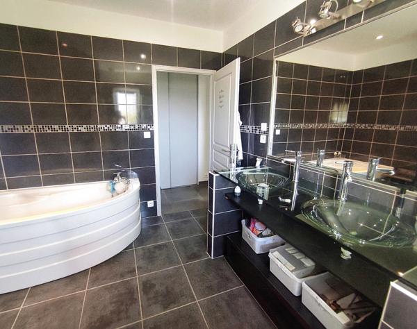 SAINT-PRIVAT-DES-VIEUX VILLA 148 M² PISCINE TERRAIN 1 000 M² PROCHE ALÈS