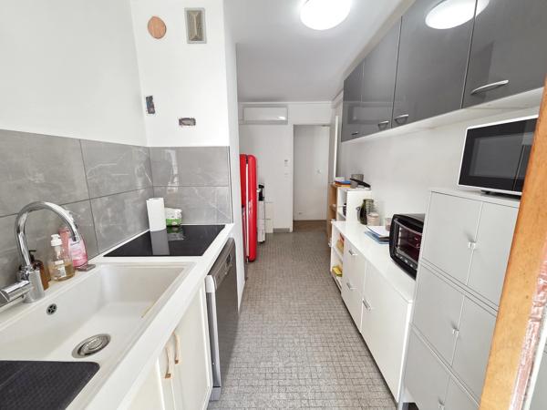 À VENDRE – T3 AVEC BALCON – MARSEILLE 6eme –Vauban